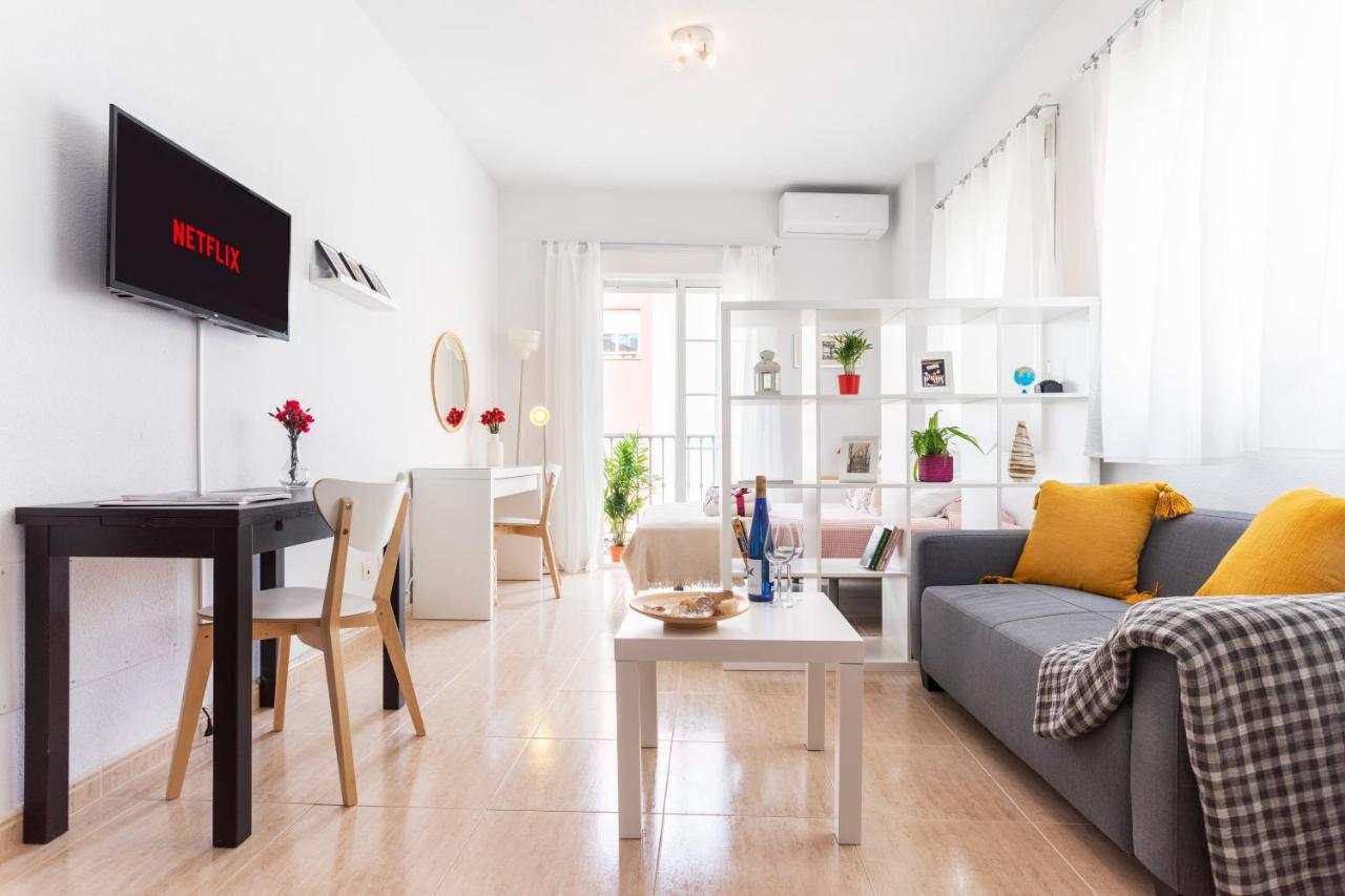 -Malagasunapts- Bright City Centre Studio Экстерьер фото