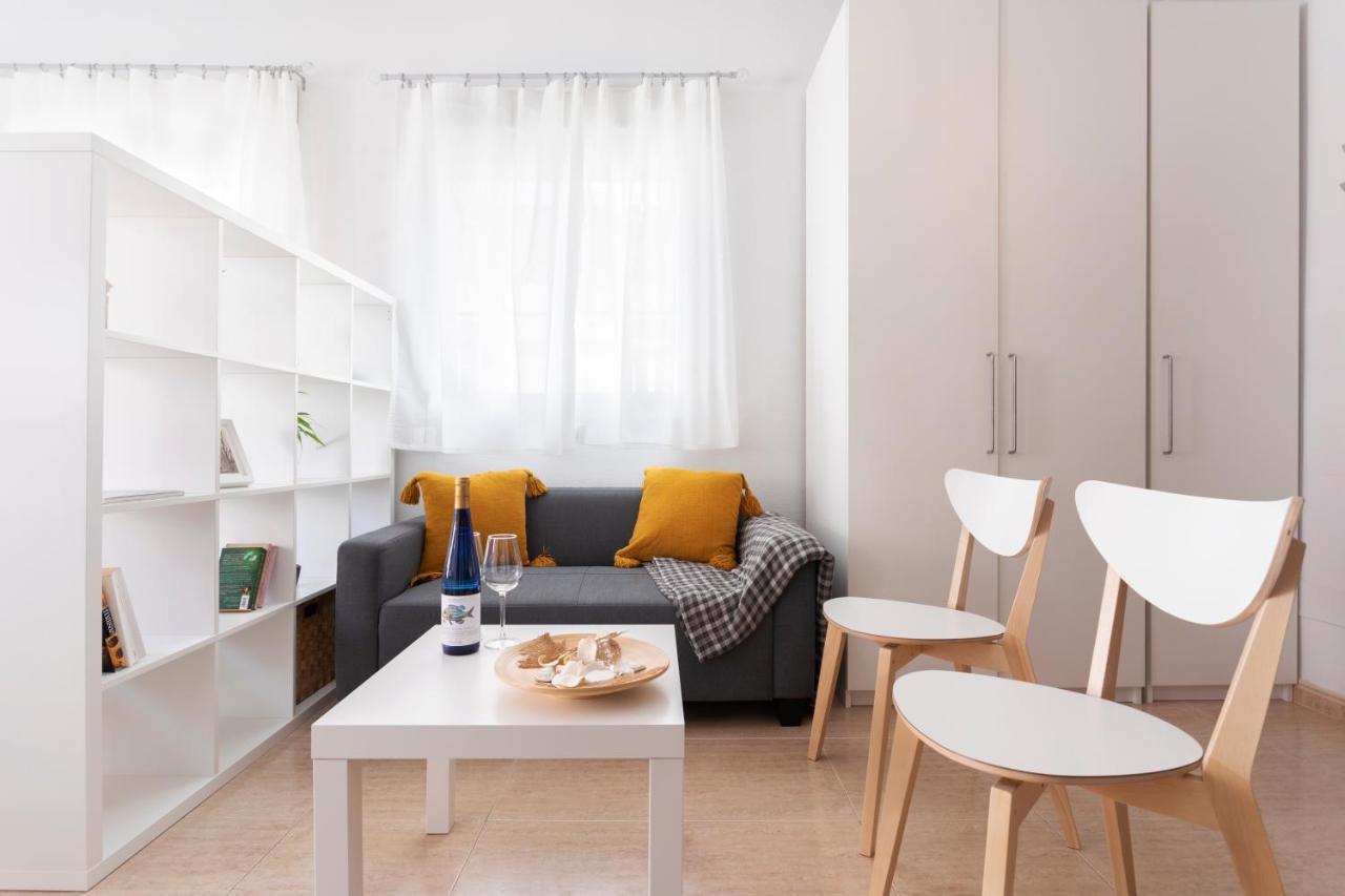 -Malagasunapts- Bright City Centre Studio Экстерьер фото