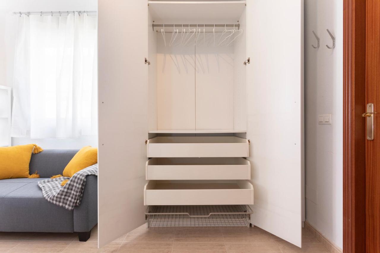 -Malagasunapts- Bright City Centre Studio Экстерьер фото